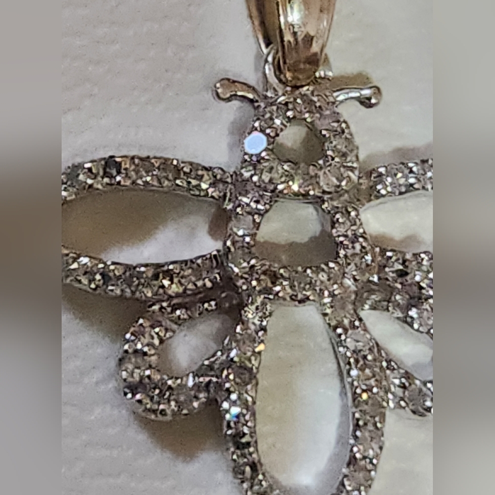 14K White Gold Natural Diamond Pave Bee Pendant Charm - Picture 2 of 11